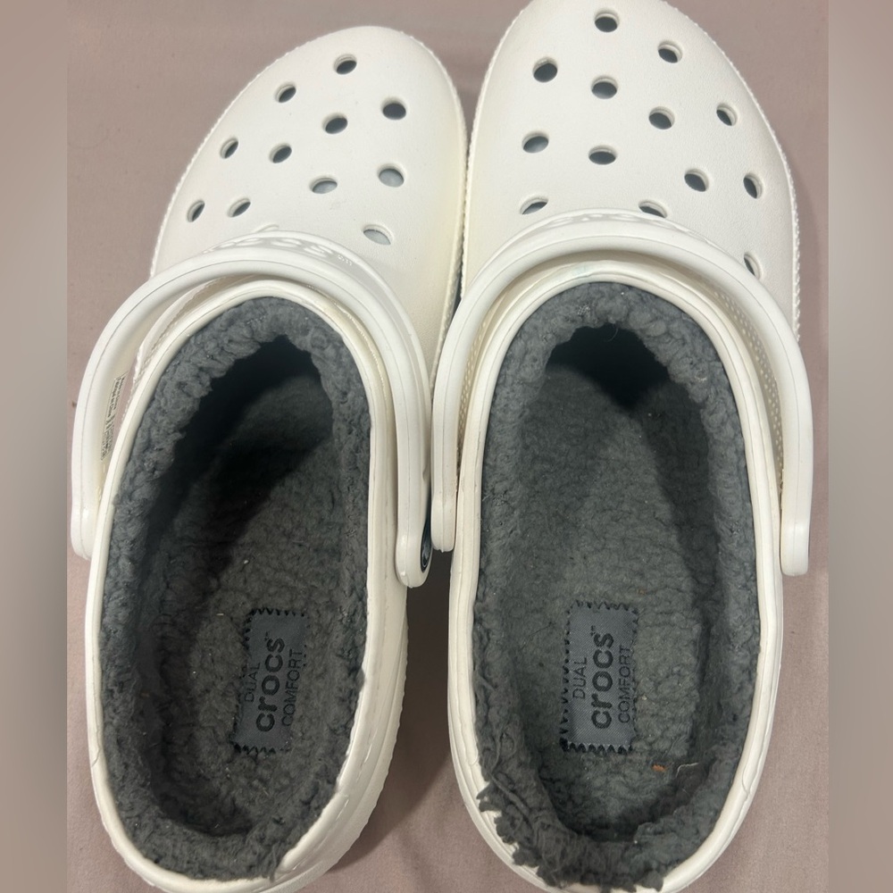 Worn once
Mens and Womens shoes size 9 in men and 11 in womens